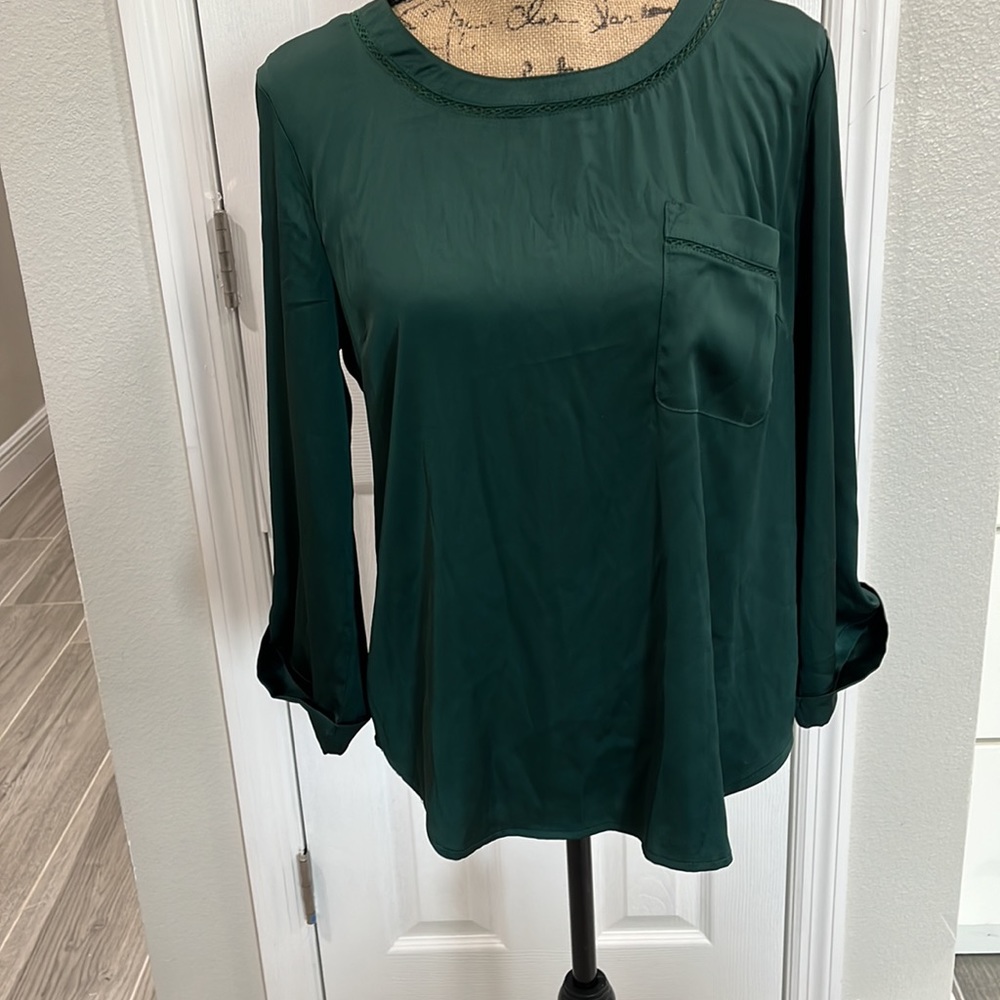Rich dark green top